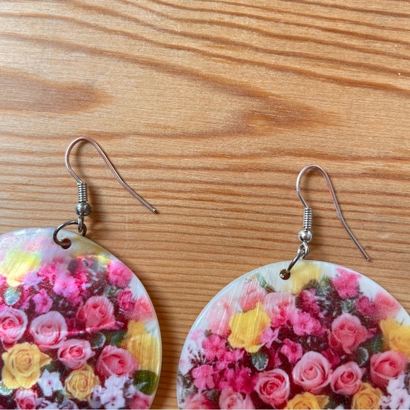 Vintage Rose Printed Shell Earrings Large Round Dangle Boho Pink Yellow - Picture 3 of 9